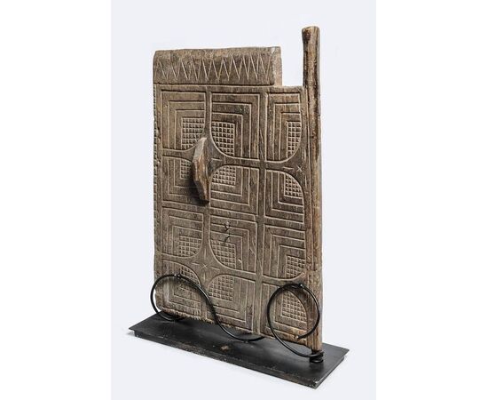 Primitive Door from Borneo: as a modern sculpture - M/251