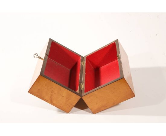 Antique Italian casket with miniature - O/3321