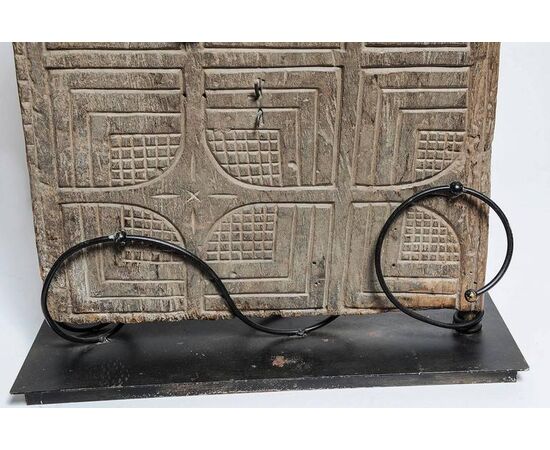 Primitive Door from Borneo: as a modern sculpture - M/251