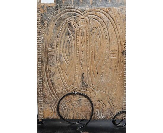 Primitive Door from Borneo: as a modern sculpture - M/251