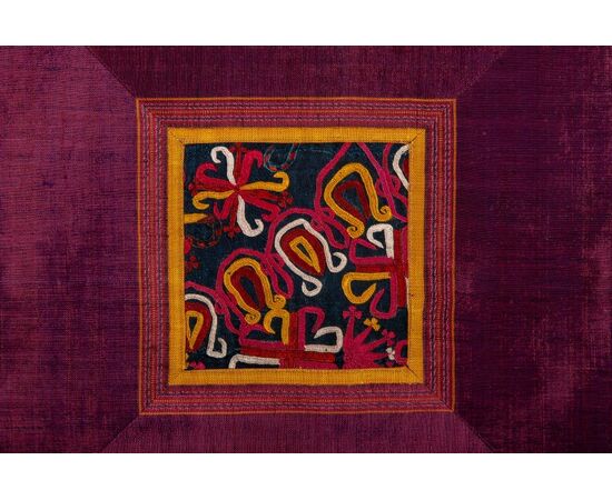 Silk cushions with IKAT fragments - B/1326