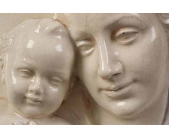 High-relief ceramic Madonna with Child - O/4832