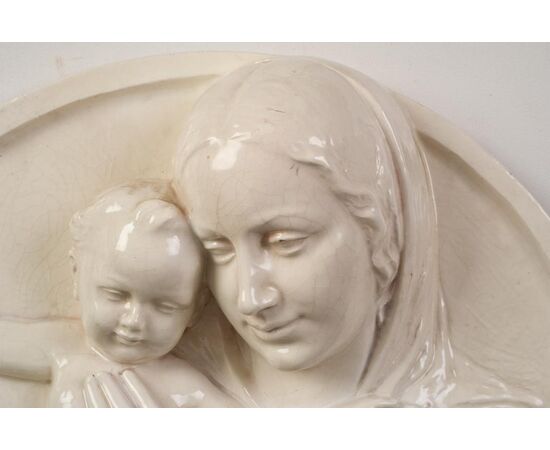 High-relief ceramic Madonna with Child - O/4832