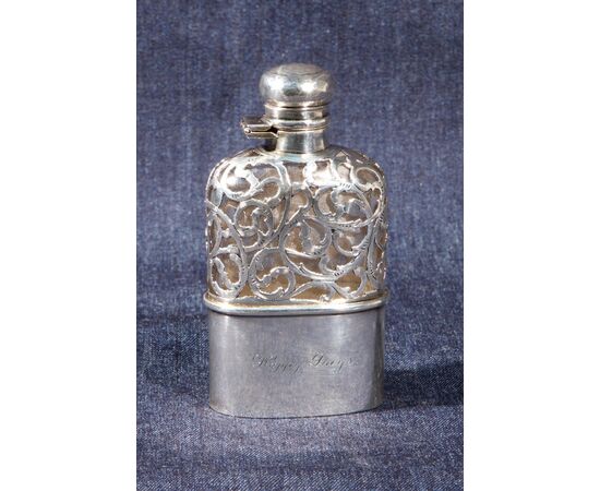 Silver whiskey flask - A/2477