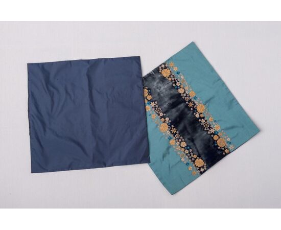 Pair of embroidery in cannetille on velvet and silk - B/1828