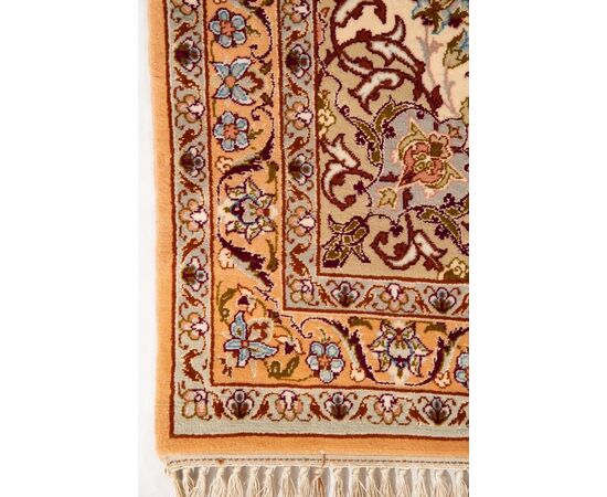 Small ISFAHAN carpet with silk warp - no. 1386