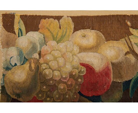 Fragment of a 17th-century tapestry - B/904 -
