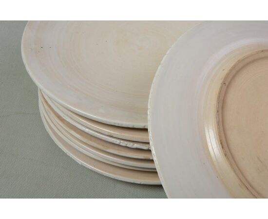 Set of 8 large ceramic plates from Tunisia - O/6222/1.
