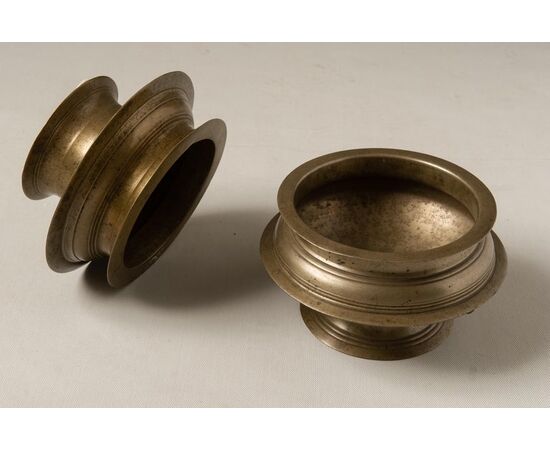 Coppia di ciotole in bronzo dell'800 - O/6882-6883.