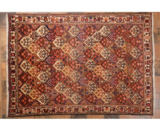 Large vintage BAKHTIARY Carpet - nr. 533 -