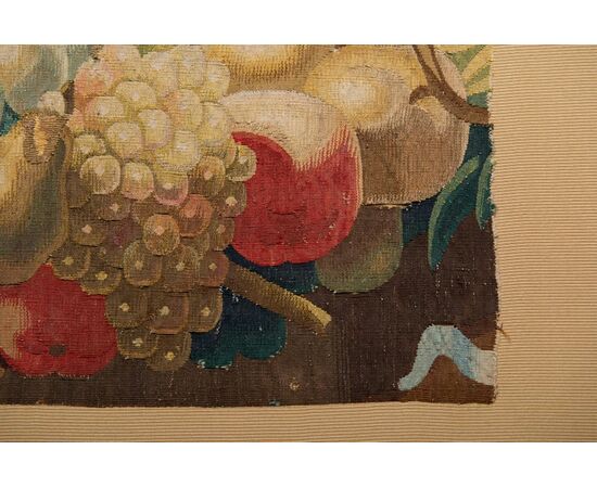 Fragment of a 17th-century tapestry - B/904 -
