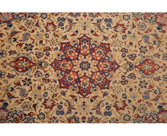 Large ISFAHAN Persian carpet - nr. 167 -