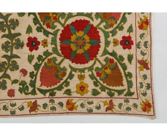 Embroidered Turkoman panel "Susani" - B/2433 -