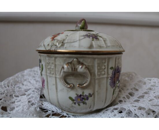 Sugar bowl