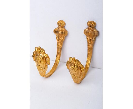 Coppia di antiche "embrasses"  per tende in bronzo dorato - O/4740-5