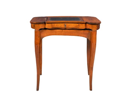 Demountable small table with tray top and lectern. Italy, late 18th century.