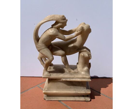 Scultura in alabastro - Ercole e il Toro di Creta. Roma, XVII secolo.