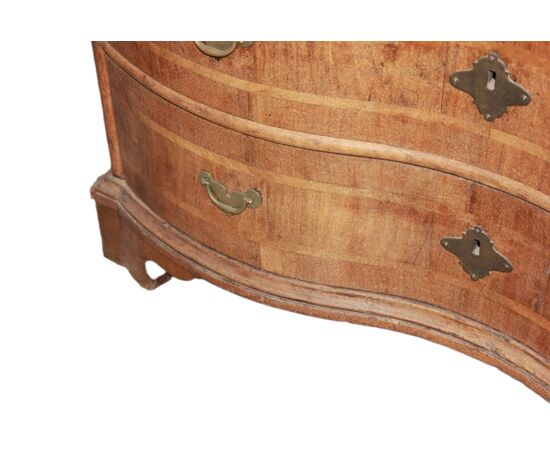 Stupendo cassettone del 1700 stile Maria Antonietta in noce