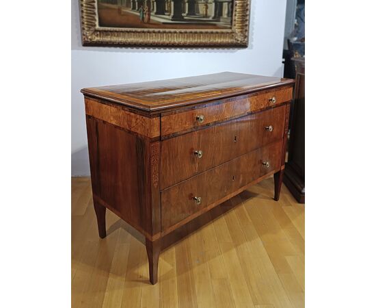 PAIR OF NEOCLASSICAL CHESTS OF DRAWERS, LATE 18TH CENTURY