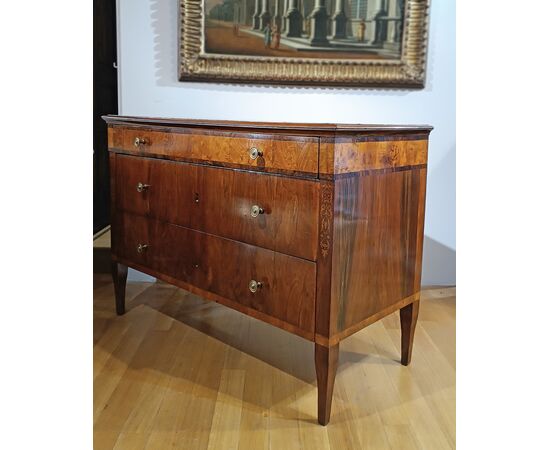 PAIR OF NEOCLASSICAL CHESTS OF DRAWERS, LATE 18TH CENTURY