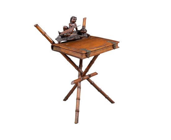 Finely carved wooden writing desk - Workshop of Valentino Panciera Besarel. Venice, 19th century.