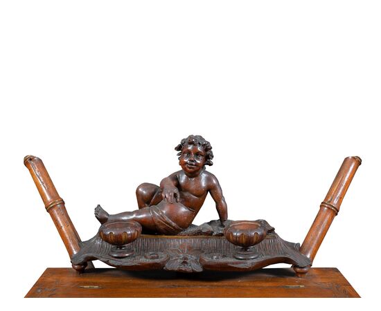 Finely carved wooden writing desk - Workshop of Valentino Panciera Besarel. Venice, 19th century.