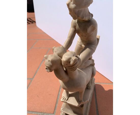 Scultura in alabastro - Ercole e Cerbero. Roma, XVII secolo.