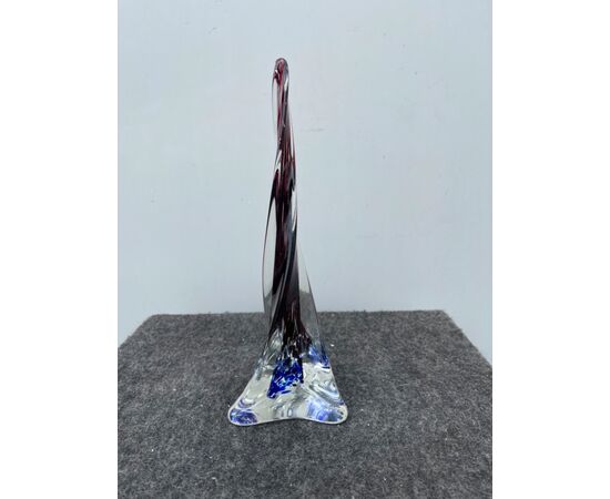 Spiral glass obelisk sculpture with colored inclusions.Murano.     