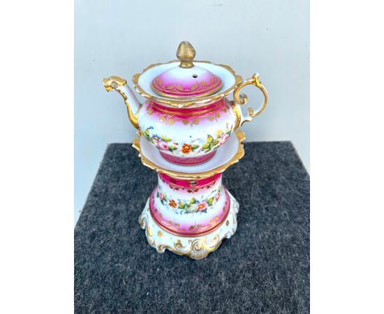 Veilleuse-tea pot in porcelain with rocaille motifs and floral decoration highlighted in gold. France     