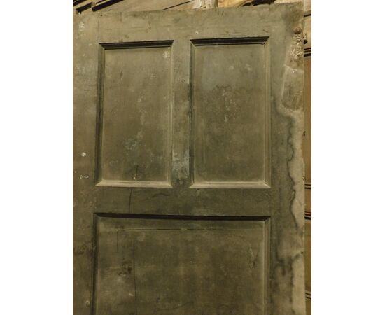 PTS766 - No. 2 walnut doors, 18th century, dimensions cm W 92/99 x H 206/200