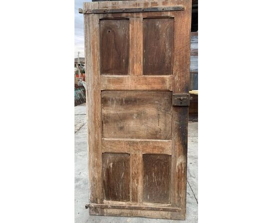 PTS766 - No. 2 walnut doors, 18th century, dimensions cm W 92/99 x H 206/200