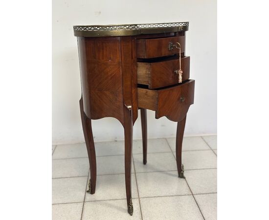Tavolino Ovale Francese con Cassetti, del 1800 Riccamente intarsiato ( restaurato )