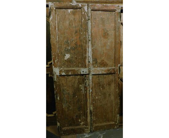 PTL587 - Lacquered wooden door, painted panels, 18th century, dimensions cm W 122 x H 235 x D 3.5