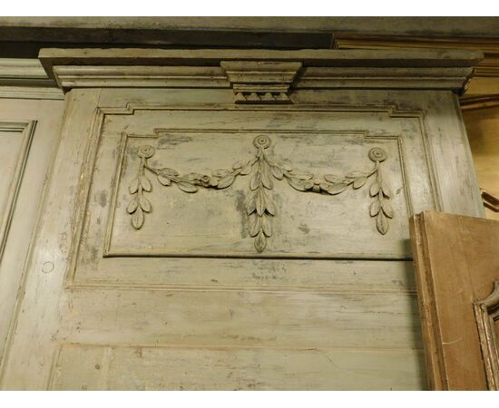 PTL293 - N. 6 Louis XVI lacquered doors, with frame and overdoor, 18th century, opening cm W 92 x H 198