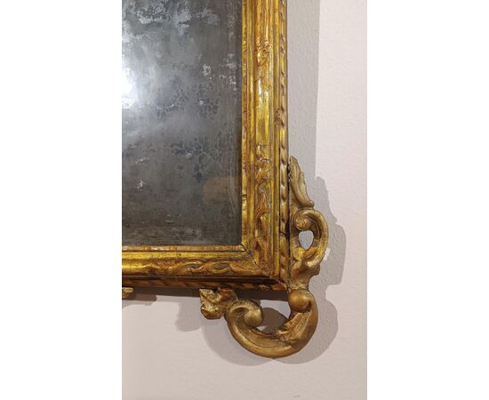 SPECCHIERA LUIGI XV IN LEGNO DORATO E A MECCA META’ XVIII SECOLO