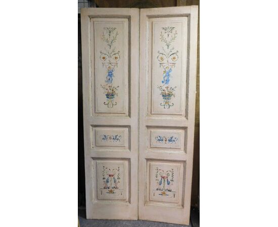 PTL393 - Lacquered and painted door, double-sided, late 18th century, from Umbria, dimensions cm W 114 x H 221