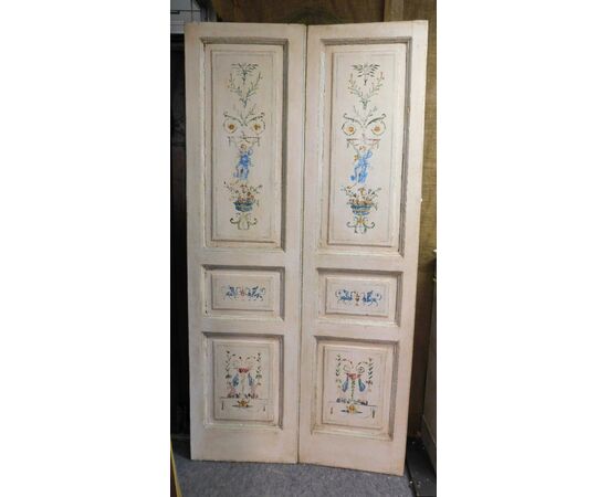 PTL393 - Lacquered and painted door, double-sided, late 18th century, from Umbria, dimensions cm W 114 x H 221