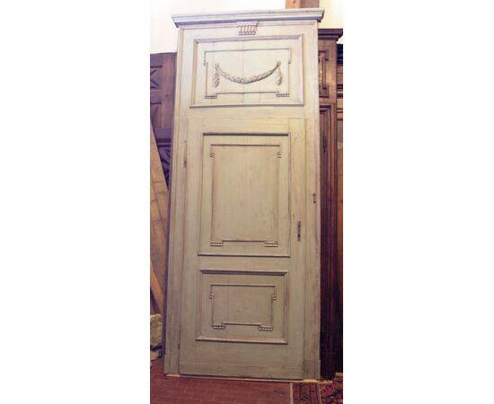 PTL293 - N. 6 Louis XVI lacquered doors, with frame and overdoor, 18th century, opening cm W 92 x H 198