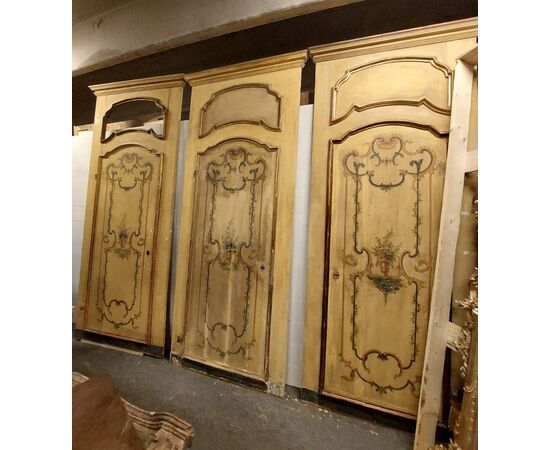 PTL145 - No. 3 lacquered and painted doors, with frame and overdoor, 18th century, from Piedmont, opening size cm W 90 x H 230