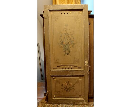 PTL549 - Liberty style lacquered wooden door with floral decorations, dimensions cm W 106 x H 248