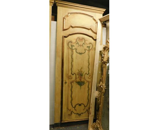 PTL145 - No. 3 lacquered and painted doors, with frame and overdoor, 18th century, from Piedmont, opening size cm W 90 x H 230