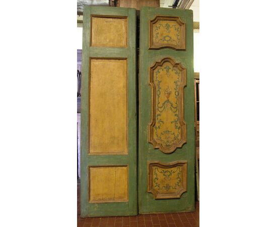 PTL297 - No. 2 doors with painted panels, 18th century, dimensions cm W 125 x H 237