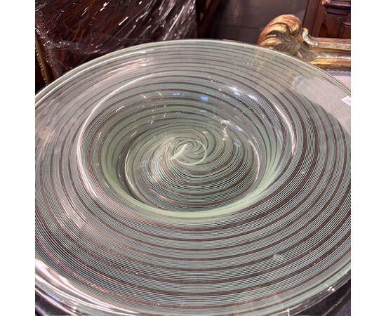 Centrotavola piatto Murano design XX sec anno 1987  Lavorazione a spirale e filigrana Oro/verde.  Firmato LA FILIGRANA 1987 Mis cm 52