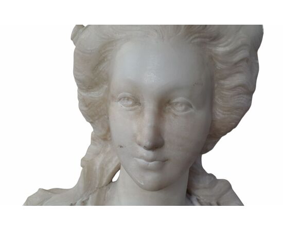 ALABASTER BUST OF MARIE ANTOINETTE - FRANCE - 19TH CENTURY