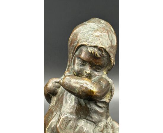 Bronze sculpture "Shy Girl" – Early 20th century.