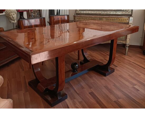 Art-Deco Table