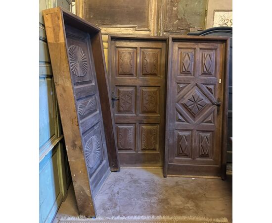 PTI603 - N. 3 antique wooden doors, complete with recent frame, 18th century, different sizes