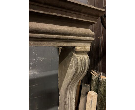 CHP391 - Majestic Serena stone fireplace, from the 17th century, maximum dimensions cm L 210 x H 168 x D 80