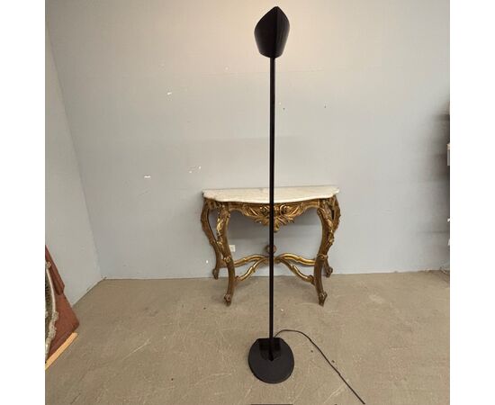 Mod Otello floor lamp by Bruno Gecchelin for Oluce, 80s, black color. Design floor lamp. H 190