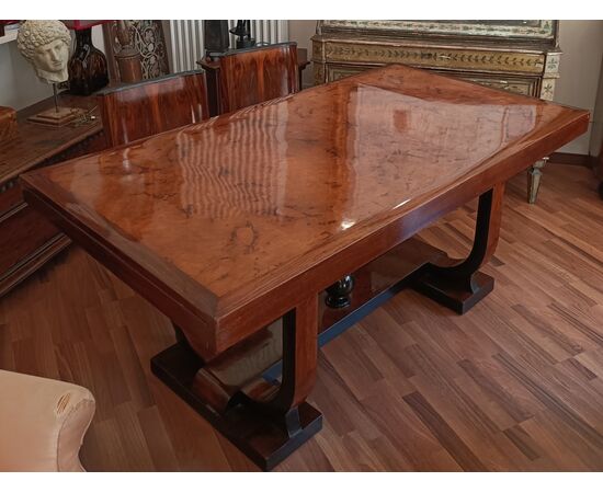 Art-Deco Table